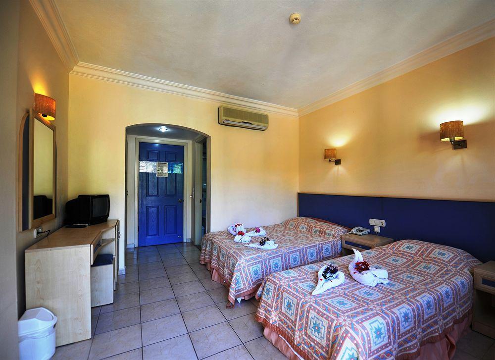 Montebello Deluxe Hotel