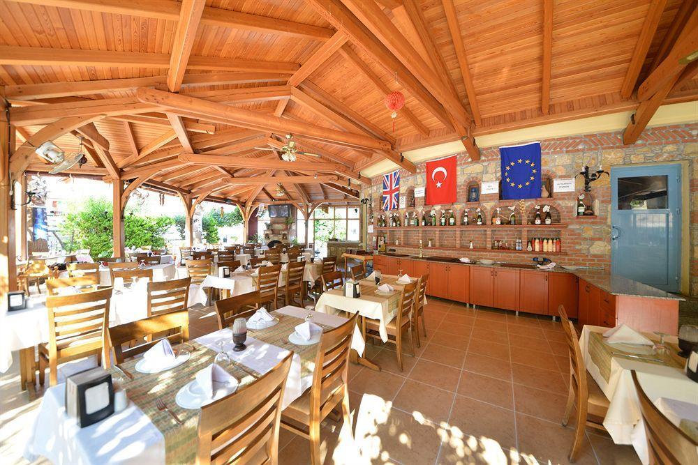 Montebello Deluxe Hotel 3*