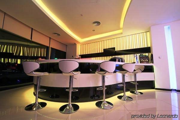 Golden Hotel