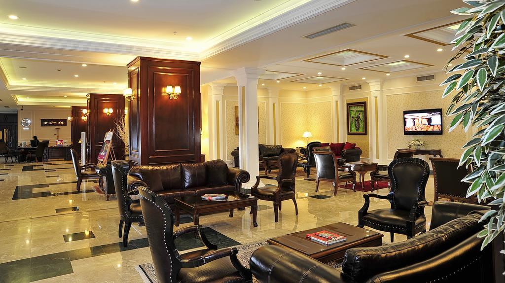 Monec Hotel 4*