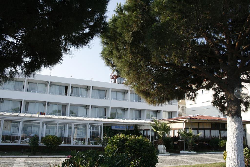 Yarar Hotel *