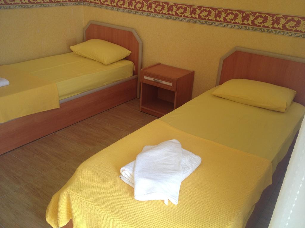 Yarar Hotel