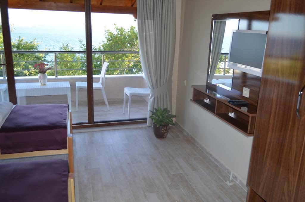 Ada Hotel Marmara Adasi