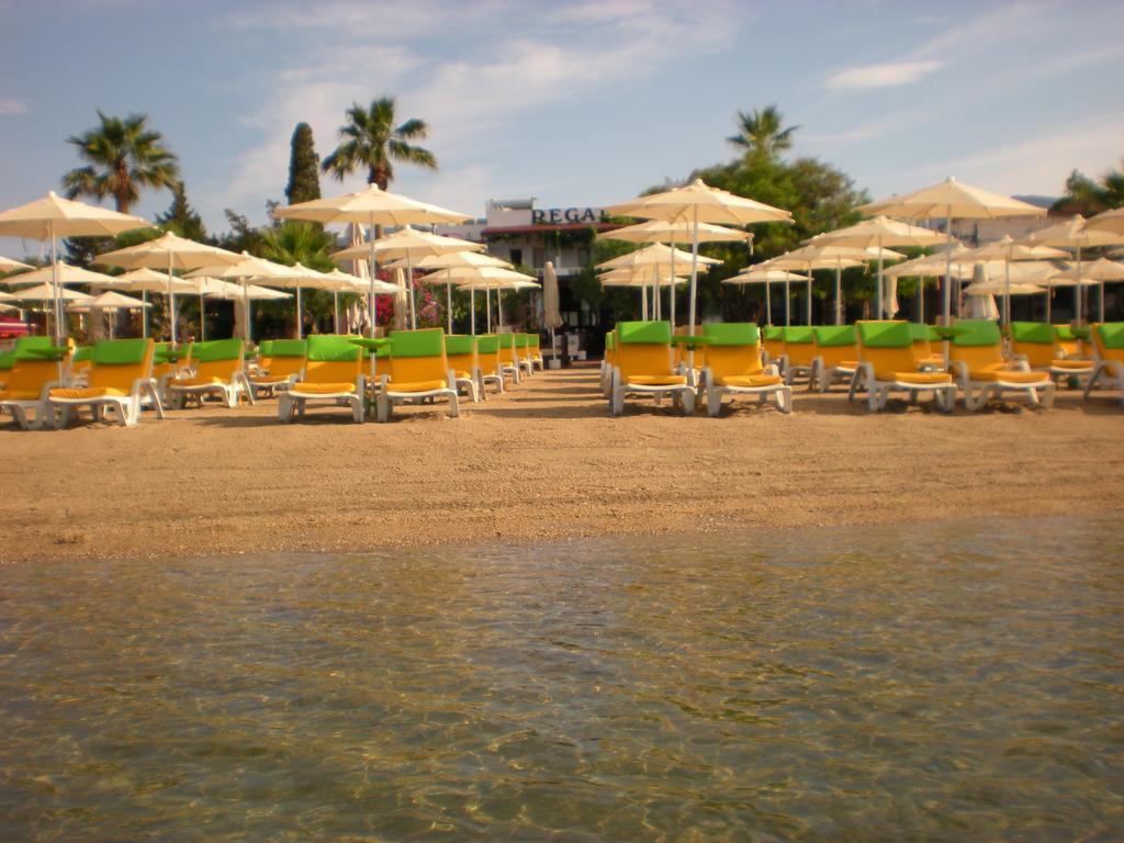 Regal Hotel 2*