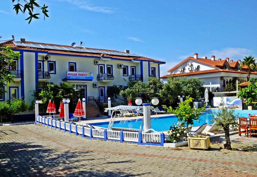 Aparthotel Sugar Family *