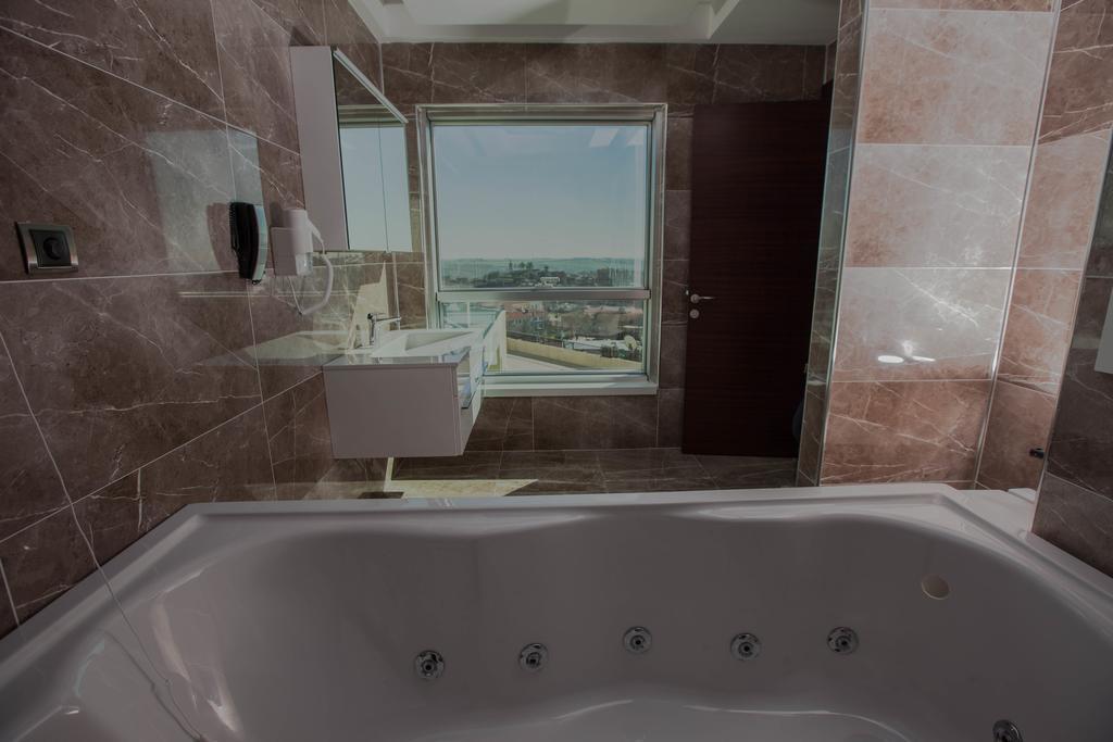Mitannia Regency Hotel