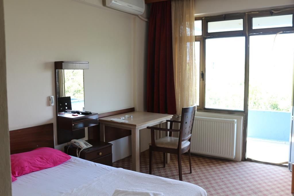 La Akcay Hotel