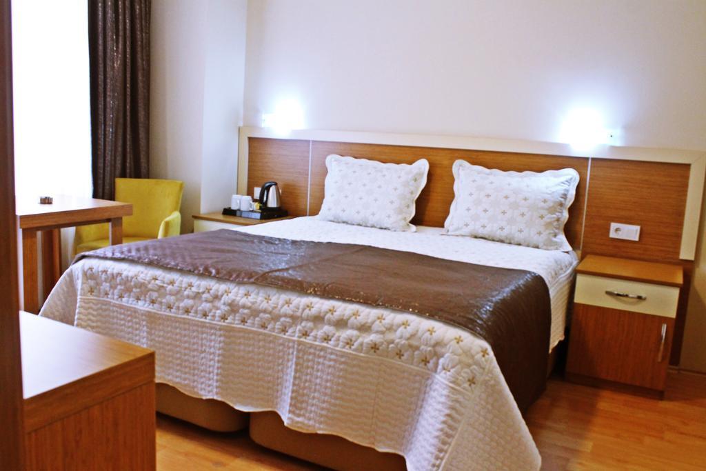 Emsa Palace *