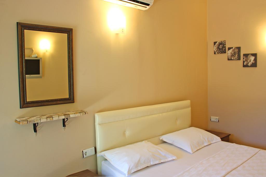 Kiyi Hotel *