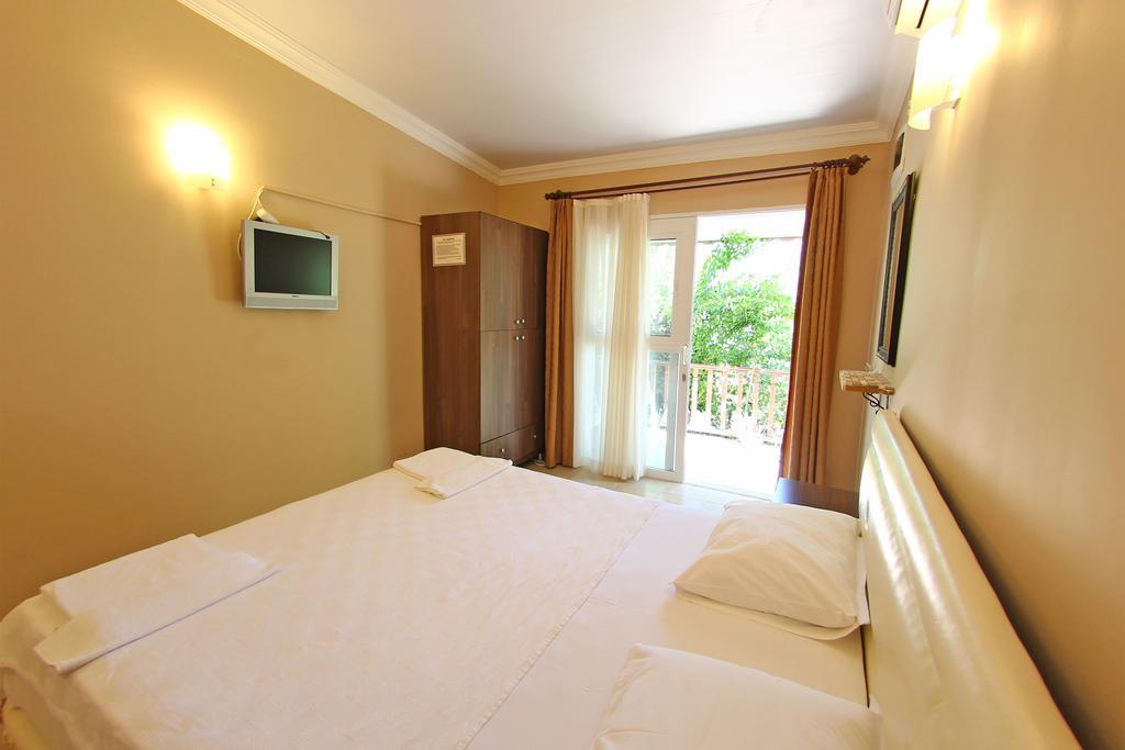 Kiyi Hotel *