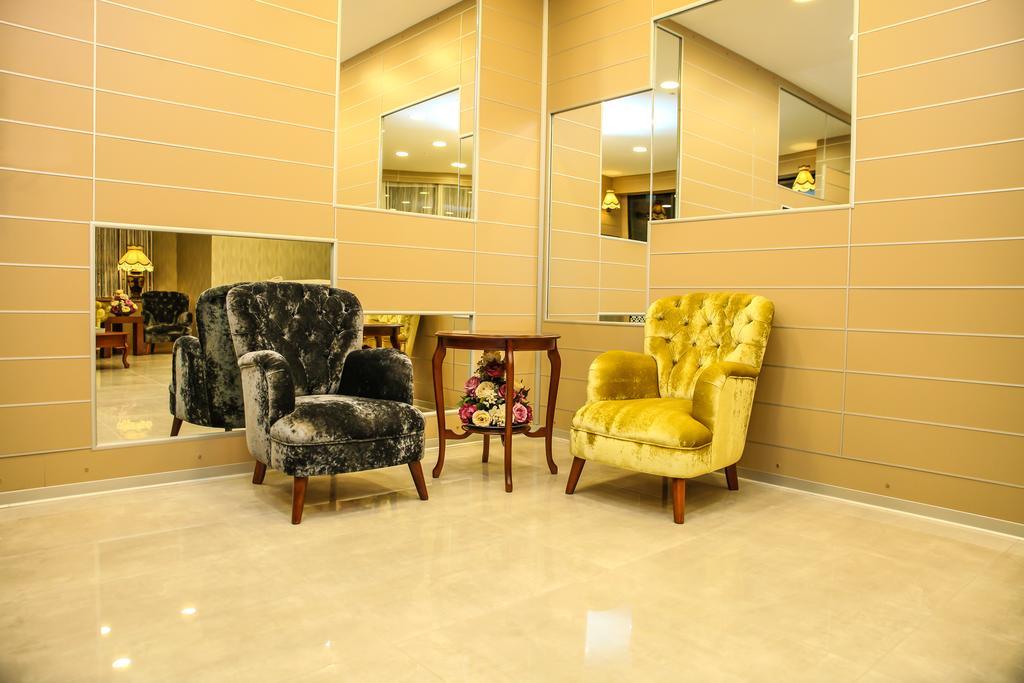 Emsa Palace Hotel *