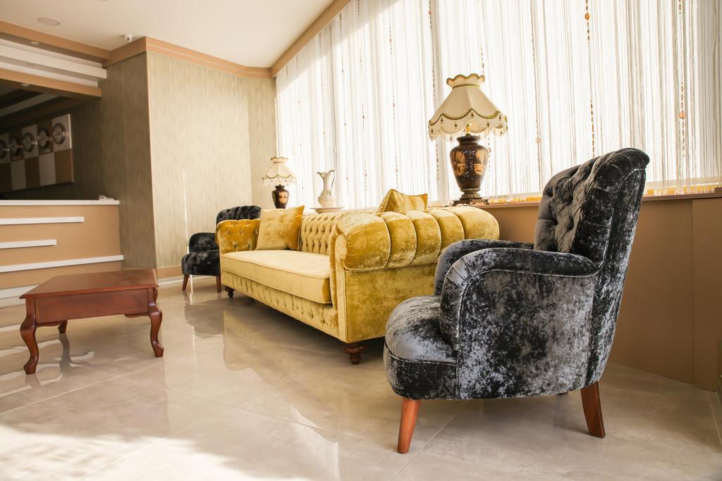 Emsa Palace *