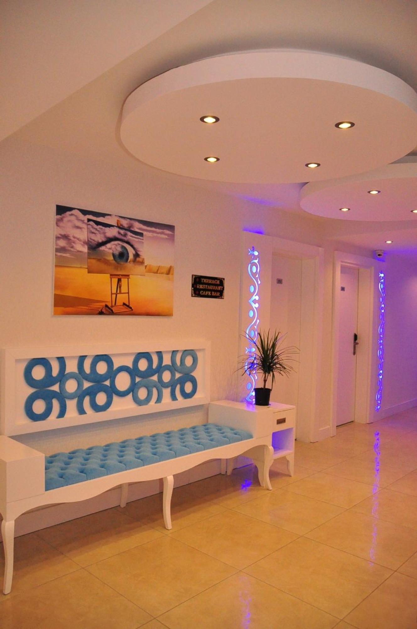 Aura Boutique Hotel 3*