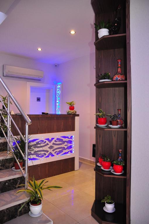 Aura Boutique