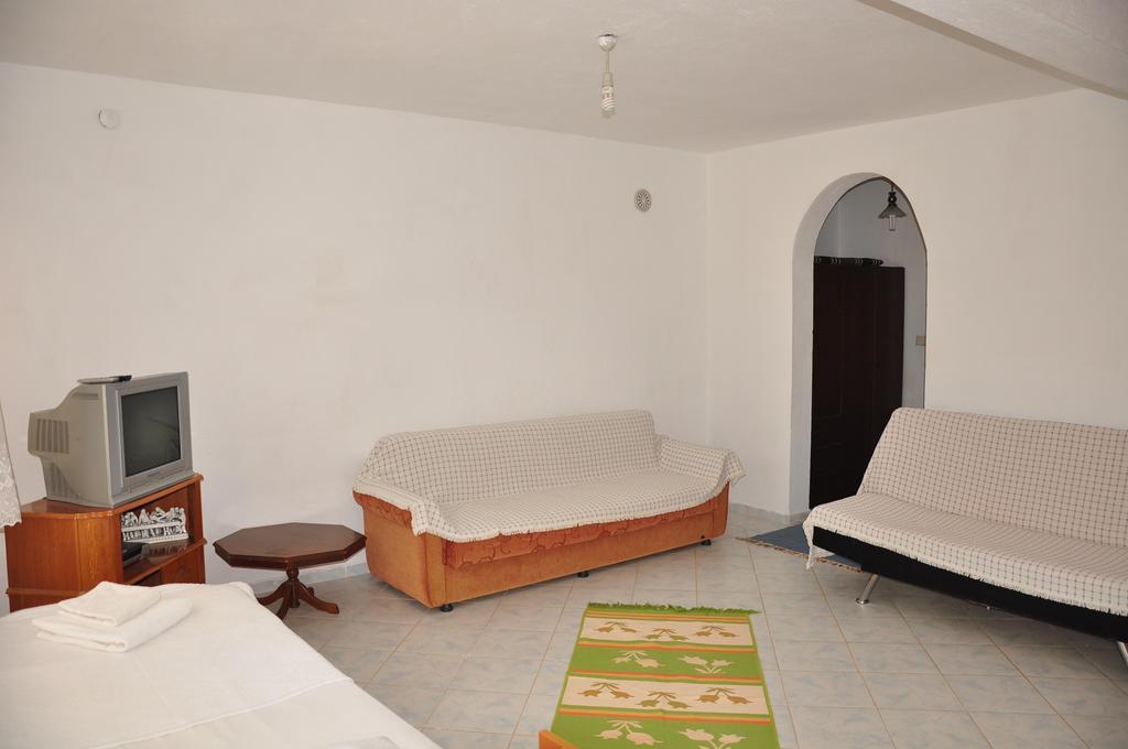 Iskandil Aparthotel