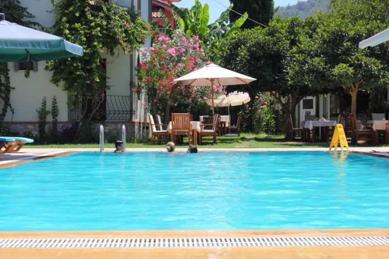 Aparthotel Vira 3*