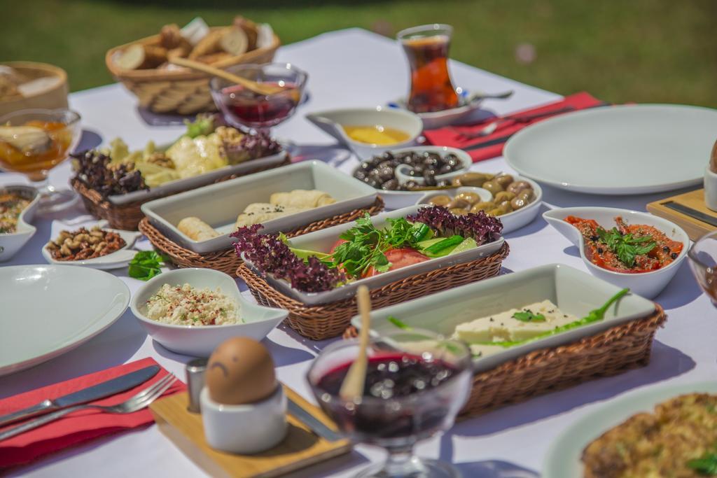 Tash Mekan Hotel