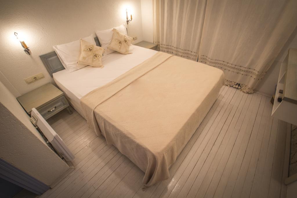 Tash Mekan Hotel 3*
