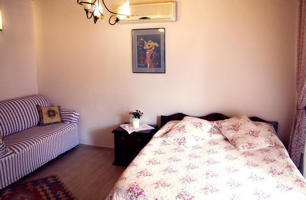 Herakles Bed & Breakfast *