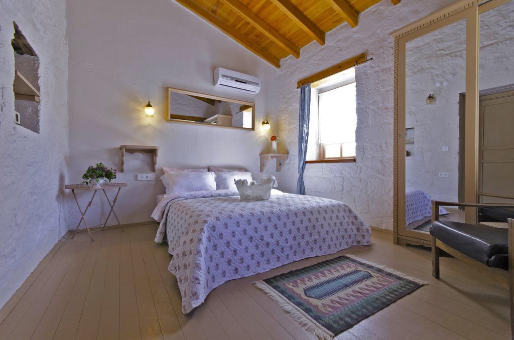 Lilyum - Tas Ev Bed & Breakfast Alacati