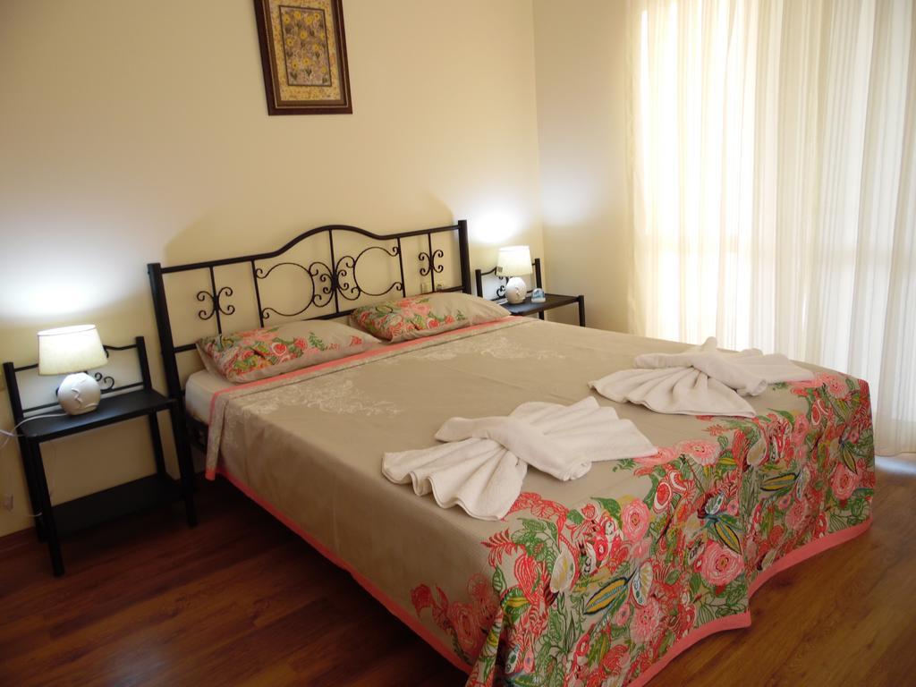 Villa Oasis Lettings A14 *