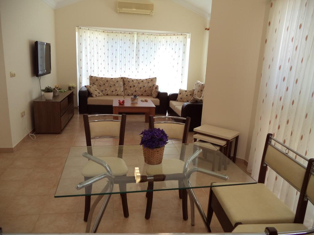 Oasis Lettings A14 Villa