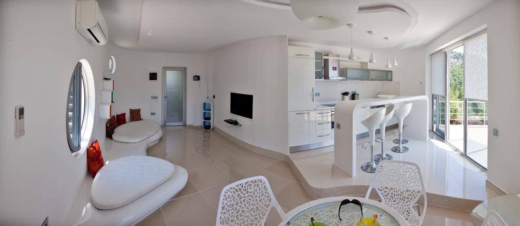 Racket House Villa *