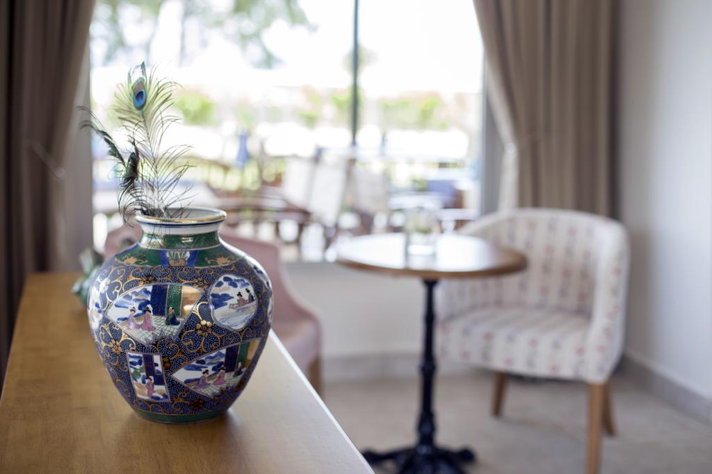 Smart Luxury & Hotel