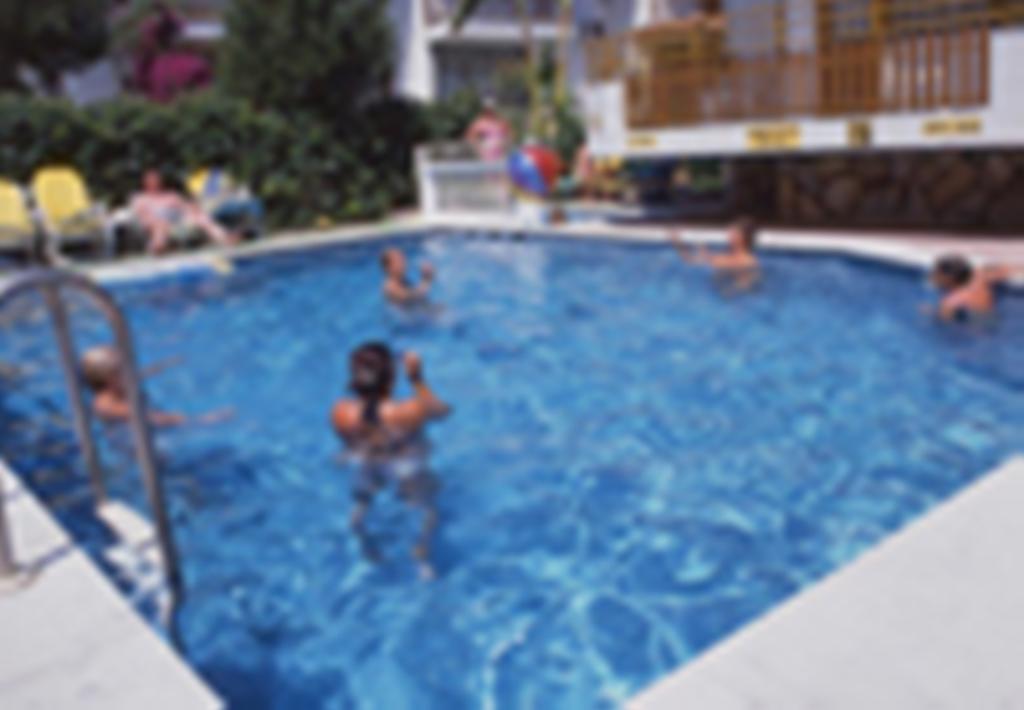 Uestuen Aparthotel 3*