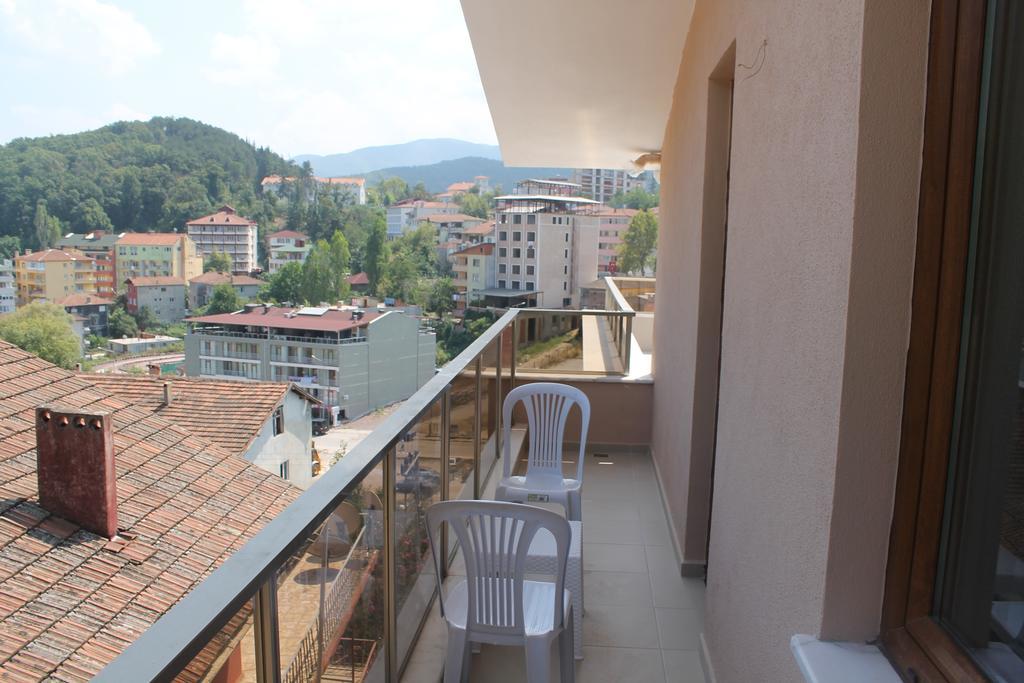 Almasa Aparts Apartment