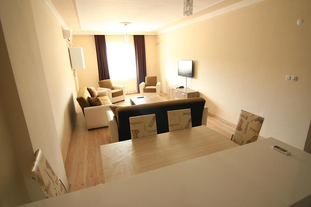 Royal Life Aparthotel