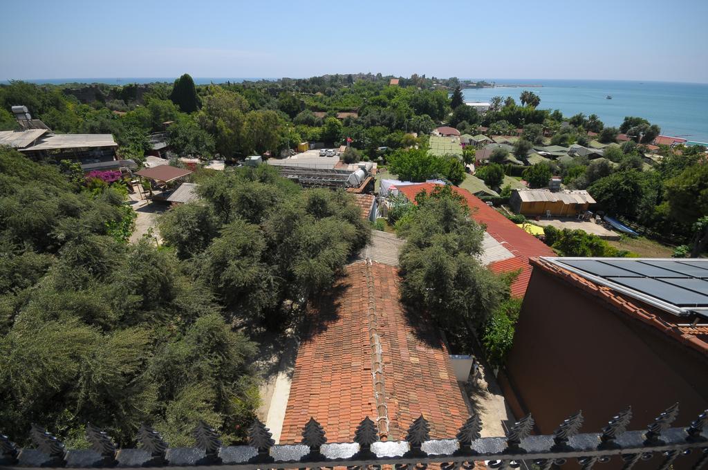 Aura Boutique Hotel 3*
