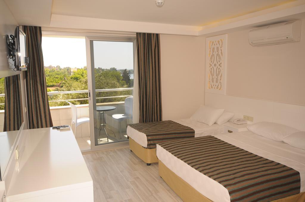 Hotel Aura Boutique 3*