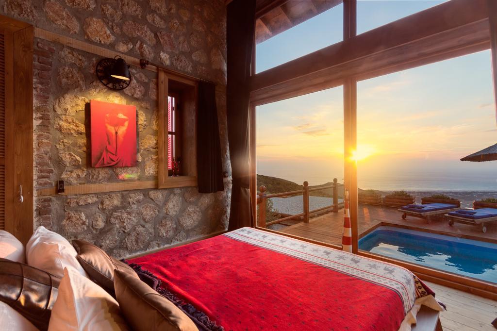 Hotel Prima Donna - Couples Only *
