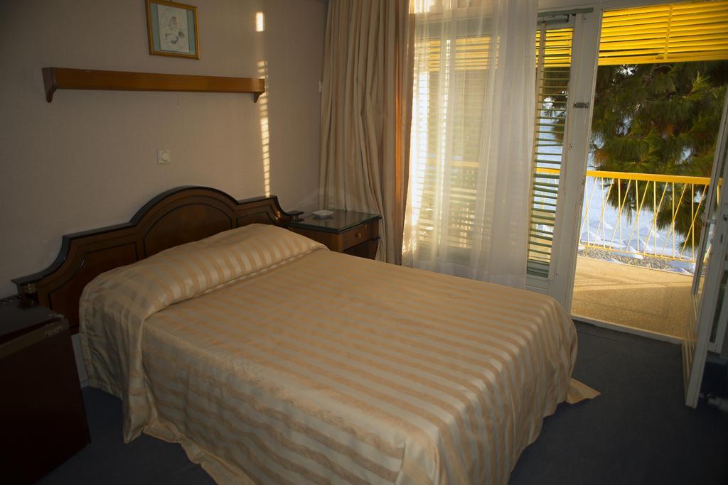 Hotel Guelplaj 2*