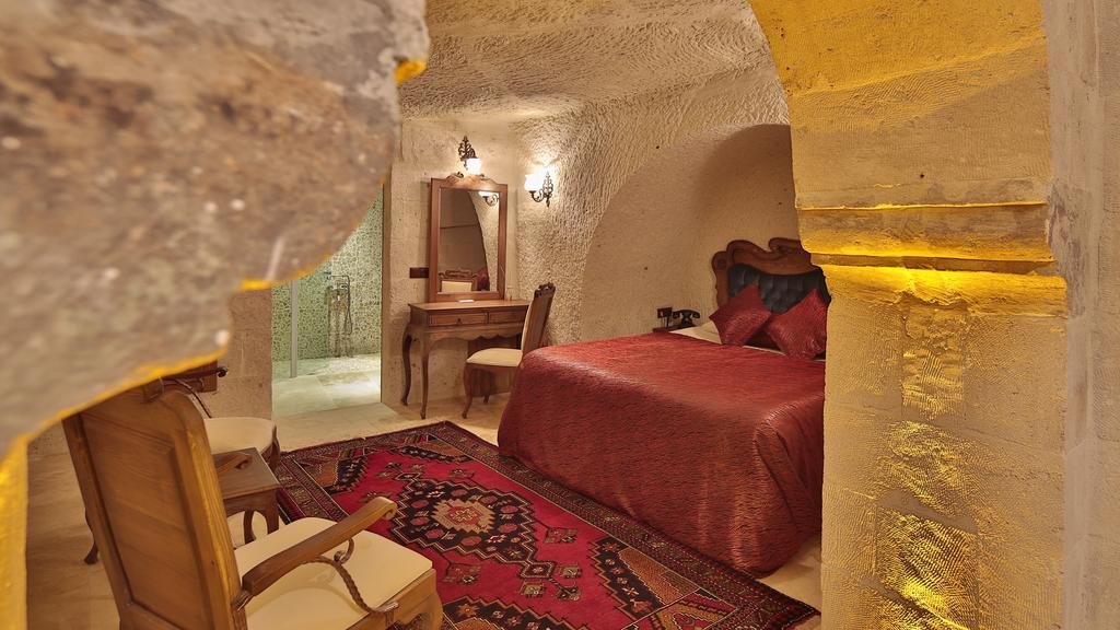 Phocas Cave 2*