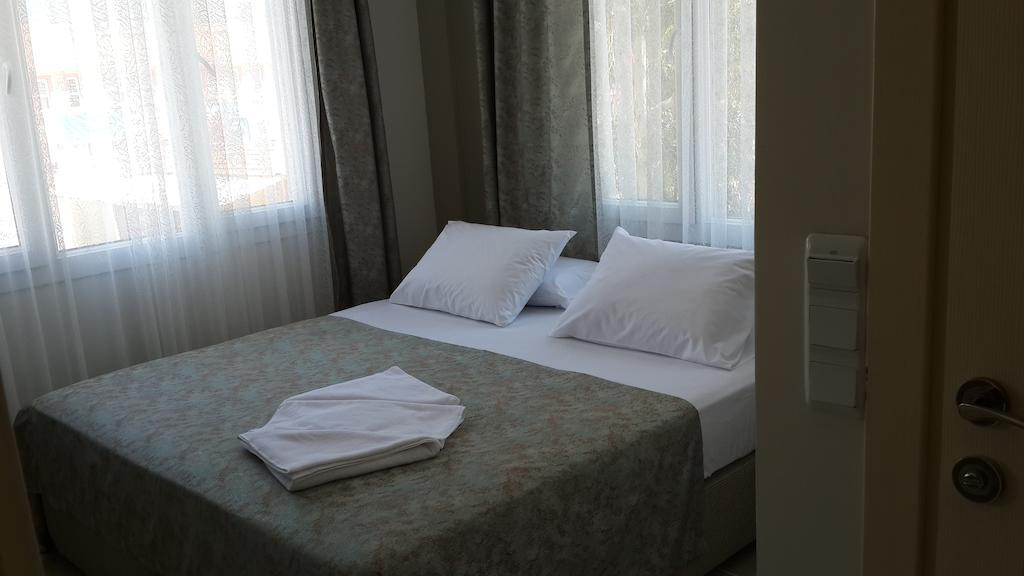 Foca Palas Pension Guest house