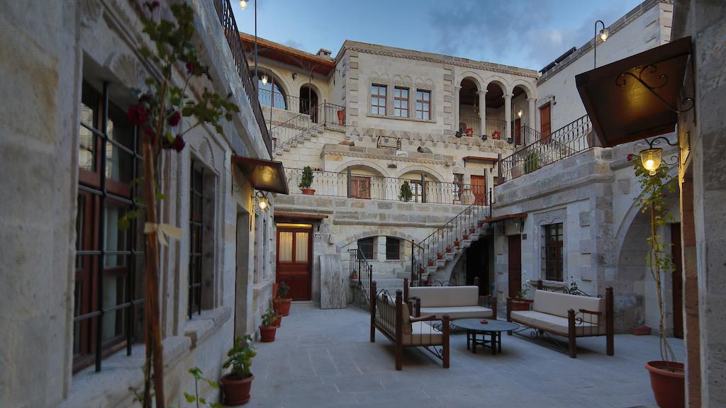 Harman Cave Hotel