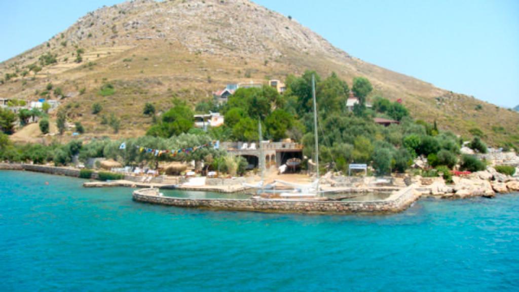 Yacht Club Guest house