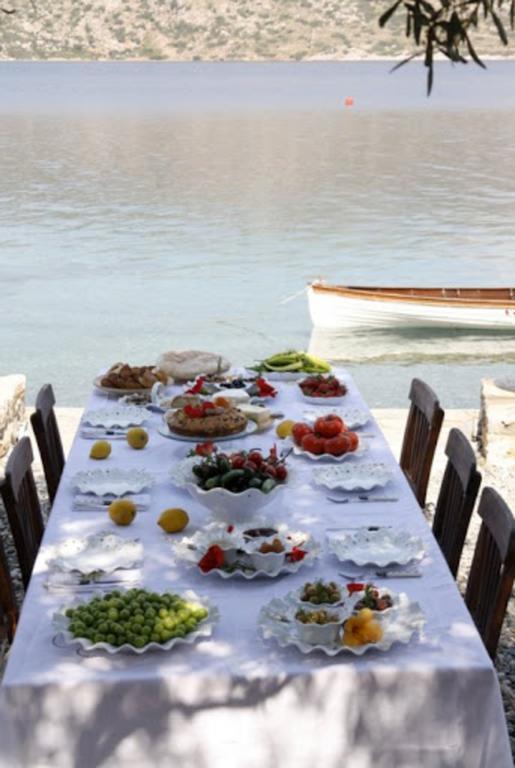 Guest house Yacht Club