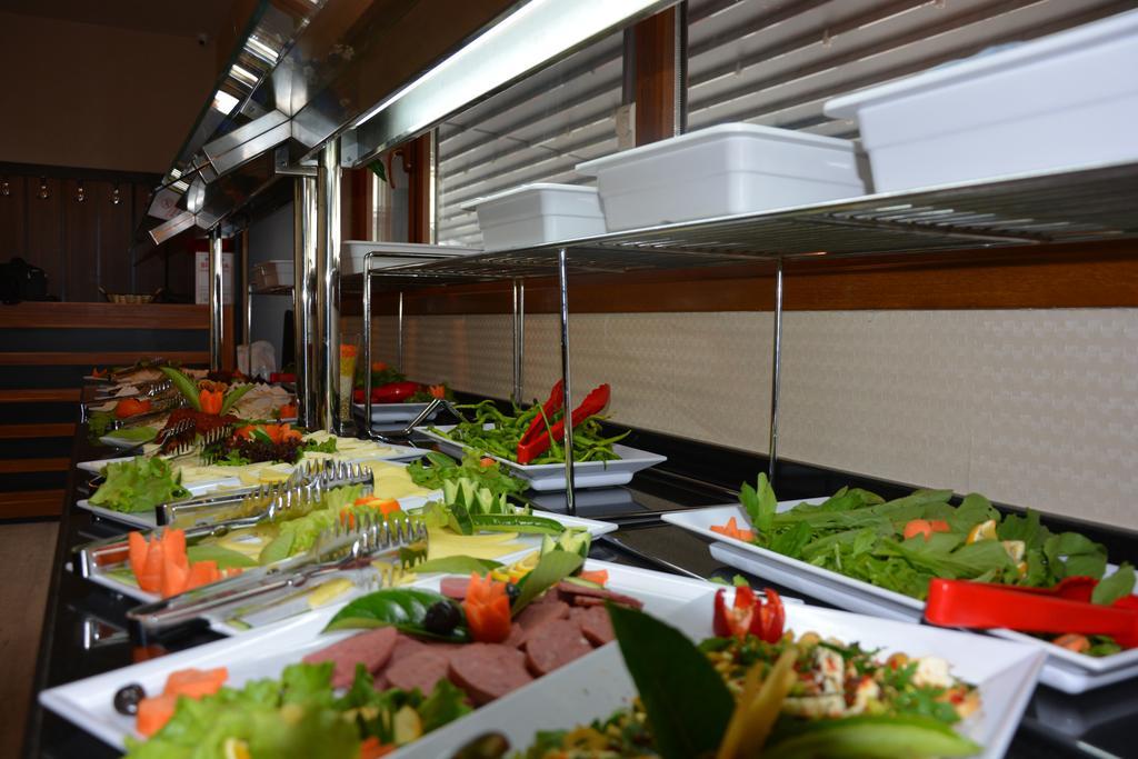 Hotel Grand Karot