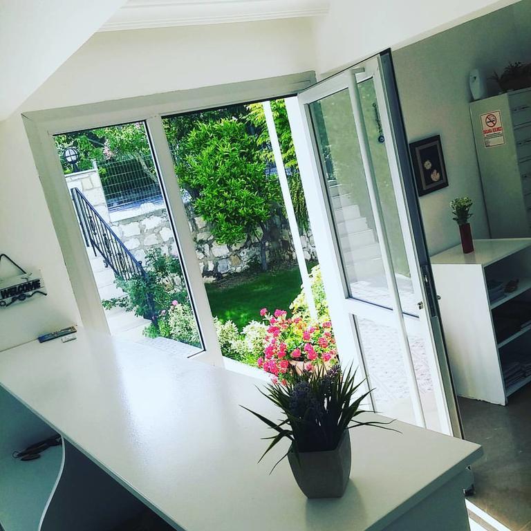 Aparthotel Parla 2*