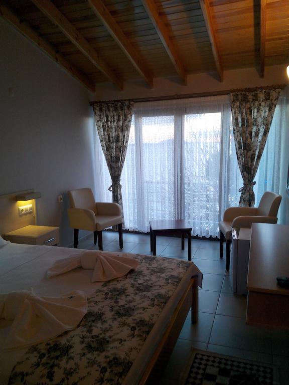 Hotel Mola *