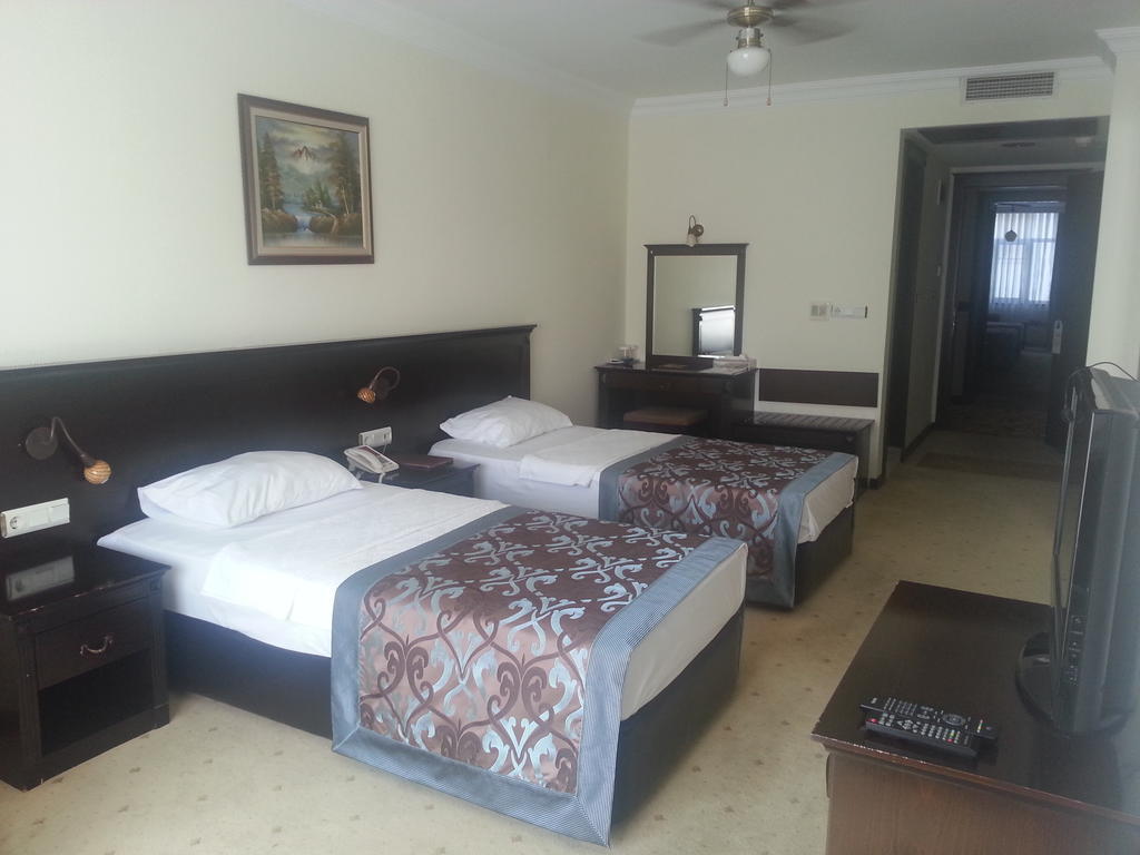 Hotel Omur 3*