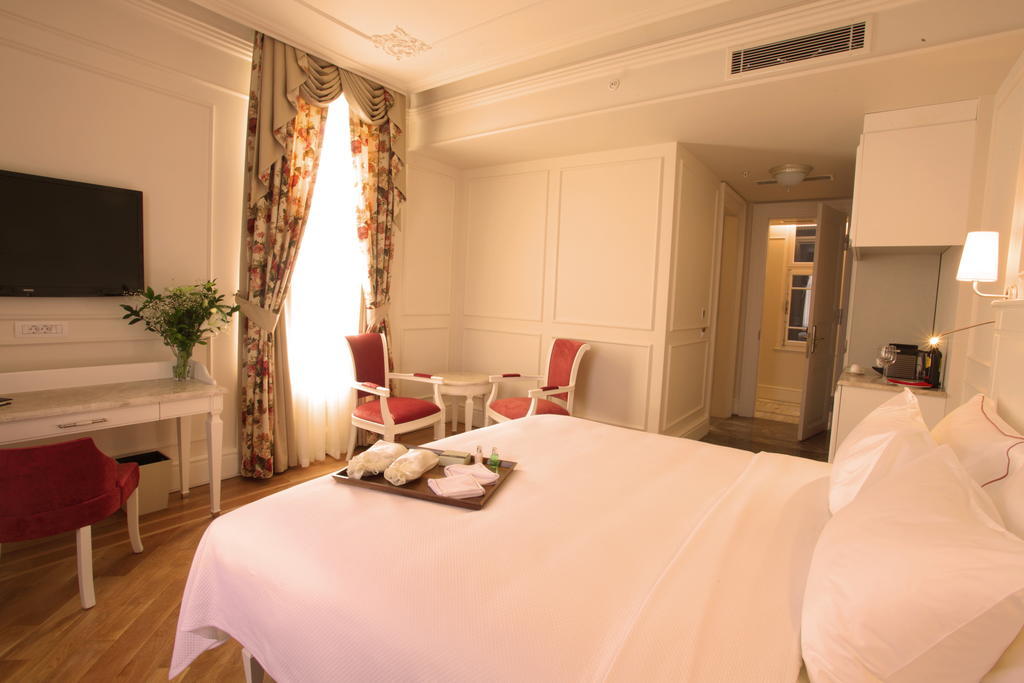 Hotel Corinne Art & Boutique 4*