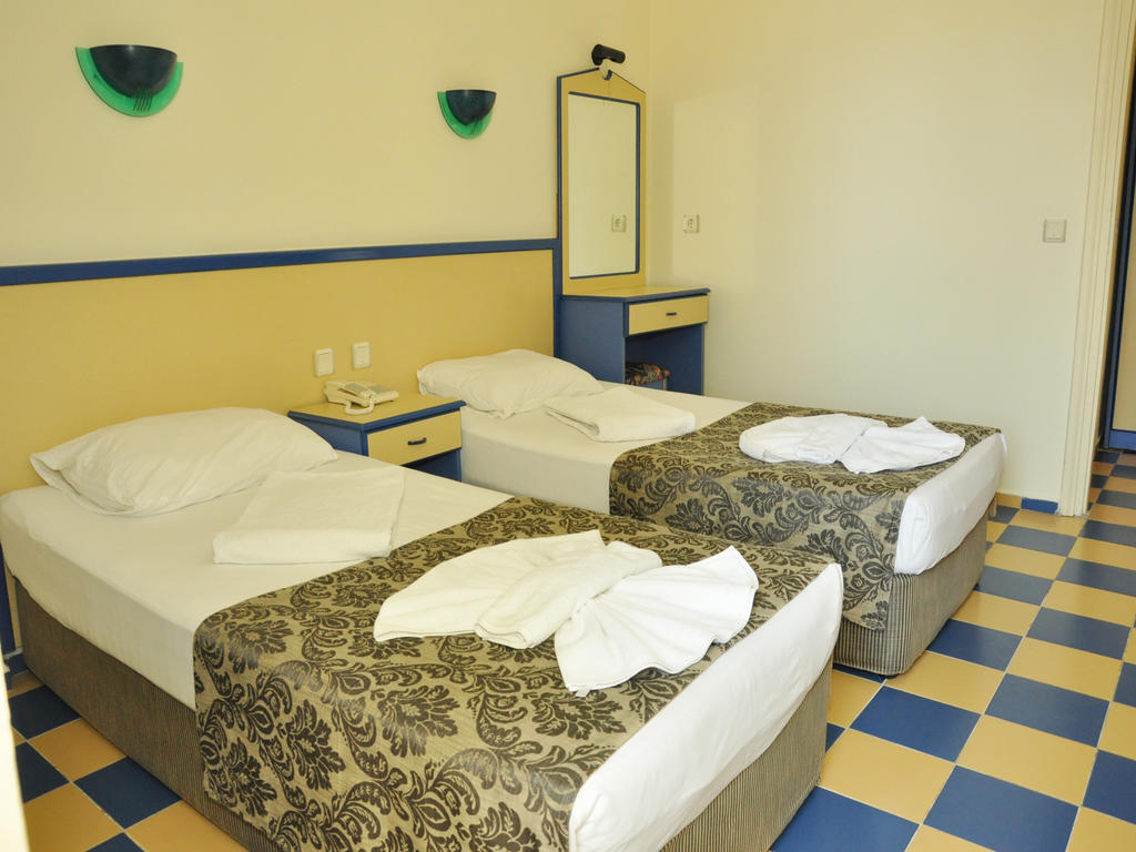 Aparthotel Almera Apart