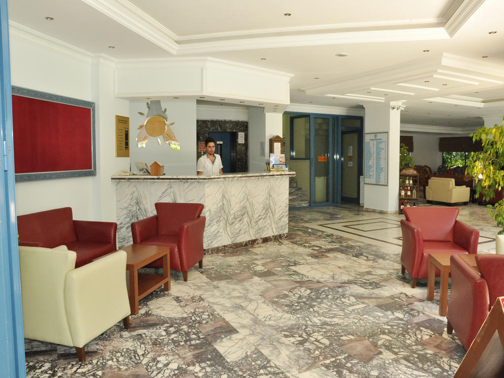 Aparthotel Almera Apart