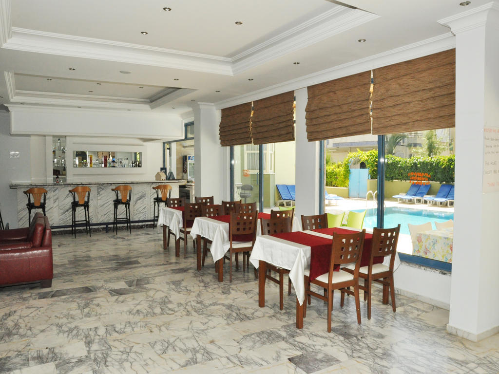 Aparthotel Almera Apart 5*