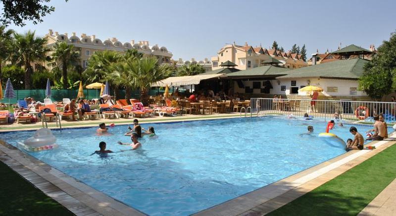 Aparthotel Club Dena