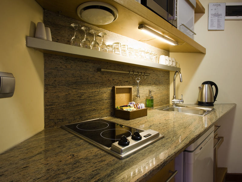 Hotel Taxim Residences 4*